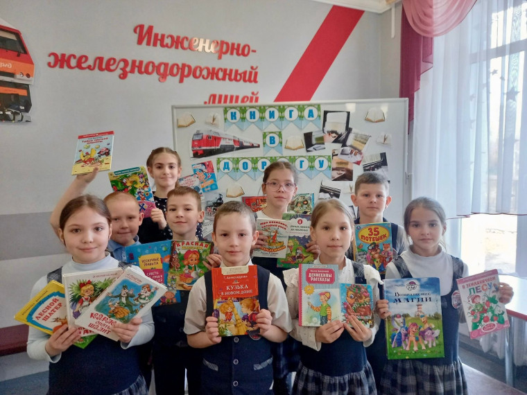 Акция по сбору книг, посвященных Великой Отечественной войне.